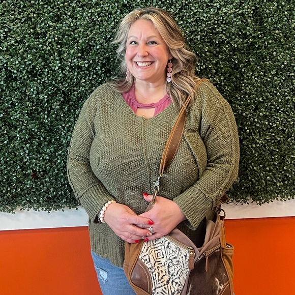 Meet your Posher, Tiffany - Picture 8 of 16